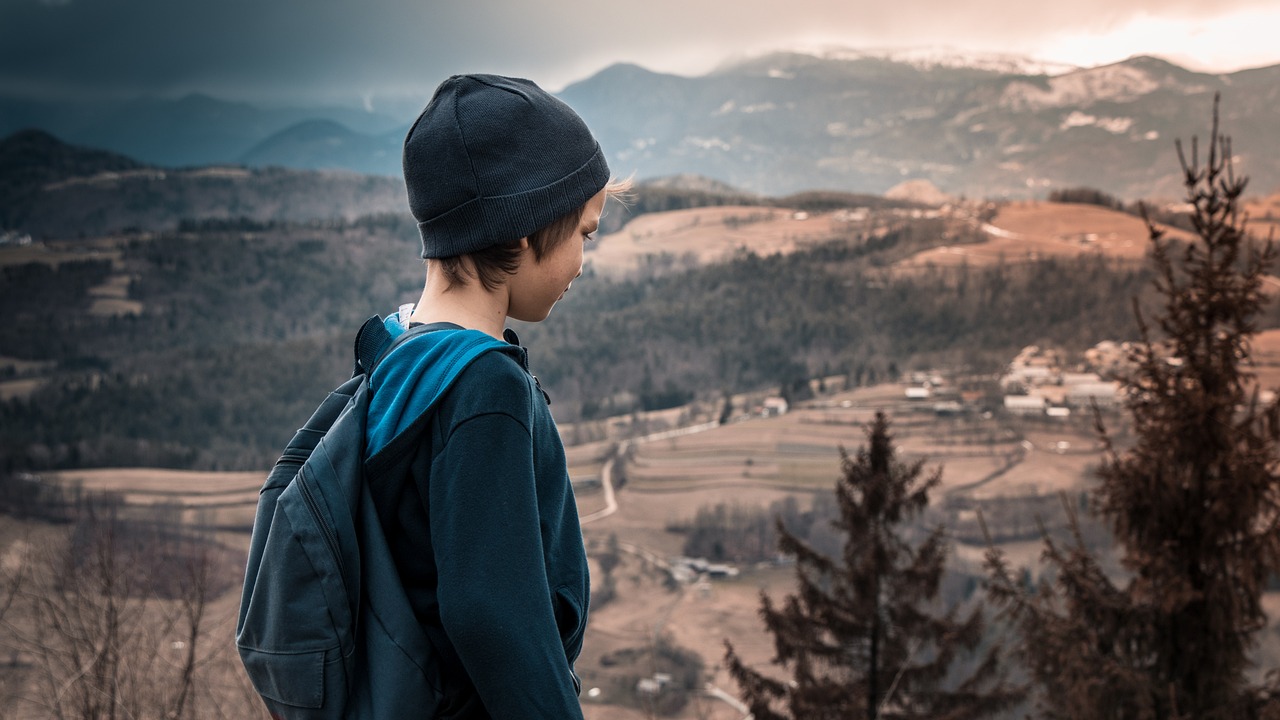 少年离家远行，从重庆至西藏的飞翔之旅