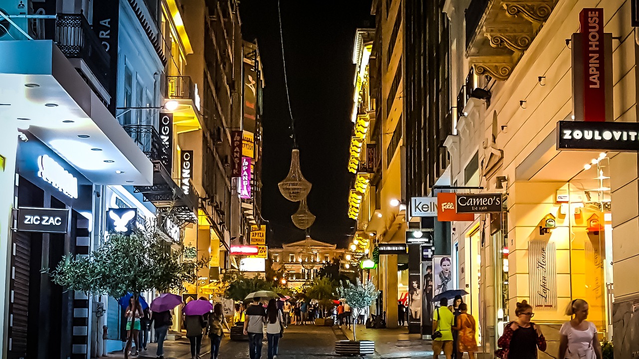 北海大量海水灌入市区街道，挑战与机遇并存的城市变迁